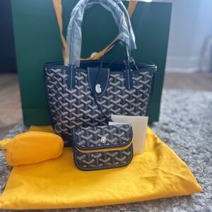 ✨BNWT Goyard Anjou Reversible Mini Tote – Bleu Marine✨